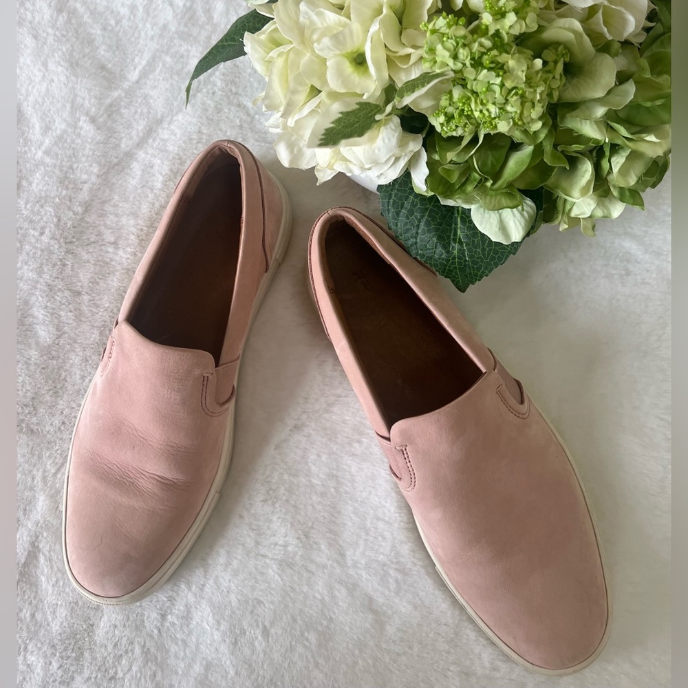 Frye Ivy slip on tennis shoes in blush pink lightly sueded Size 9M